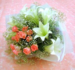  Eryaman online �i�ek�i , �i�ek sipari�i  lilyum ve 7 adet g�l buket