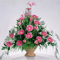 gerbera �i�eklerinden sepet tanzimi  Eryaman �i�ek�i ankaraya �i�ek yolla �i�ek�iler 