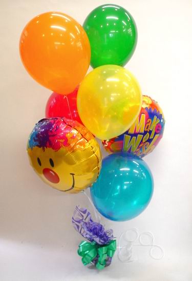  Eryaman �i�ek yolla , �i�ek g�nder , �i�ek�i   17 adet u�an balon ve k���k kutuda �ikolata