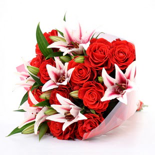  ankara �i�ek�i Eryaman �i�ek�i ma�azas�  3 dal kazablanka ve 11 adet k�rm�z� g�l