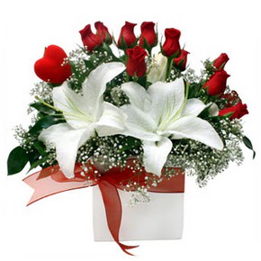  Ankara Eryaman �i�ek sat��� �i�ek sipari�i  1 dal kazablanka 11 adet k�rm�z� g�l vazosu