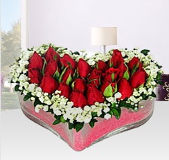 Kalp i�erisinde 10 adet k�rm�z� g�l  �i�ek yolla Eryaman 14 �ubat sevgililer g�n� �i�ek 