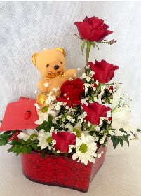 Mika kalp 5 K�rm�z� g�l ay�c�k ve krizantem  Eryaman �i�ek yolla , �i�ek g�nder , �i�ek�i  