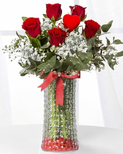 5 adet k�rm�z� g�l kalp �ubuk cam vazoda  Ankara Eryaman yurti�i ve yurtd��� �i�ek sipari�i 