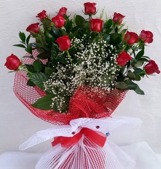 K�z isteme �i�e�i buketi 13 adet k�rm�z� g�l  Eryaman �i�ek yolla , �i�ek g�nder , �i�ek�i  