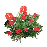 9 adet kirmizi g�l ve antorium   Eryaman �i�ek sat��� anneler g�n� �i�ek yolla 