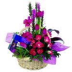 �ikolata ve sepette �i�ek   Ankara Eryaman yurti�i ve yurtd��� �i�ek sipari�i 