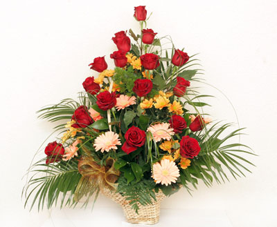  Ankara Eryaman �i�ek sat��� �i�ek sipari�i  sepet i�erisinde 9 adet g�l gerbera ve kir �i�ek