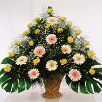  Eryaman �i�ek�i telefonlar� eryaman �i�ek  17 adet sari g�l 9 adet gerbera sepette