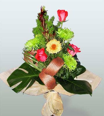 Ankara Eryaman �i�ek yolla  3 adet g�l 4 adet gerbera �i�egi sade buket