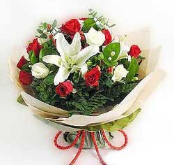 g�ller ve kazablanklardan g�rsel bir buket  Eryaman �i�ek�i  �i�ek , �i�ek�i , �i�ek�ilik 