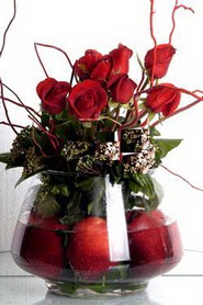  Eryaman �i�ek yolla , �i�ek g�nder , �i�ek�i    12 adet kirmizi g�l ve altinda s�rpriz meyva