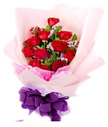 7 g�lden kirmizi g�l buketi sevenler alsin  Ankara Eryaman yurti�i ve yurtd��� �i�ek sipari�i 
