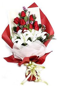  Eryaman �i�ek g�nderme online �i�ek�i  9 adet g�l 2 adet kazablanka buketi