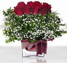  Eryaman �i�ek�i  �i�ek , �i�ek�i , �i�ek�ilik  mika yada cam vazo i�erisinde 7 adet g�l
