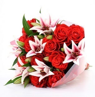  ankara �i�ek�i Eryaman �i�ek�i ma�azas�  3 dal kazablanka ve 11 adet k�rm�z� g�l