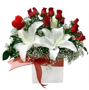  Ankara Eryaman �i�ek sat��� �i�ek sipari�i  1 dal kazablanka 11 adet k�rm�z� g�l vazosu