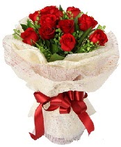12 adet k�rm�z� g�l buketi  �i�ek yolla Eryaman 14 �ubat sevgililer g�n� �i�ek 