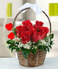 Sepet i�erisinde 7 adet k�rm�z� g�l  Eryaman �i�ek g�nder �i�ek servisi , �i�ek�i adresleri 