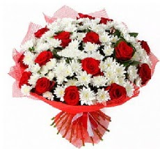 11 adet k�rm�z� g�l ve 1 demet krizantem  Eryaman �i�ek�i ankaraya �i�ek yolla �i�ek�iler 