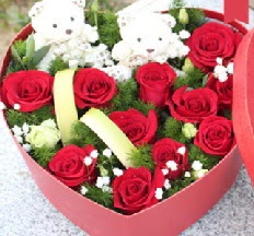 2 adet ay�c�k 9 k�rm�z� g�l kalp i�erisinde  Eryaman �i�ek�i  �i�ek , �i�ek�i , �i�ek�ilik 
