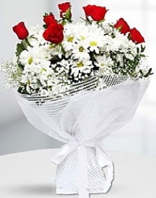 7 k�rm�z� g�l ve papatyalar buketi  Eryaman �i�ek�i  �i�ek , �i�ek�i , �i�ek�ilik 
