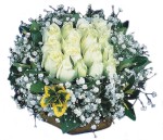  Eryaman �i�ek sipari�i hediye �i�ek yolla  Beyaz harika bir g�l sepeti