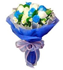 5 mavi g�l 6 beyaz g�lden buket  �i�ek yolla Eryaman 14 �ubat sevgililer g�n� �i�ek 