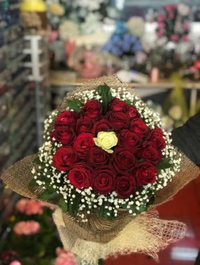 21 adet g�l s�z ni�an �i�e�i  Ankara Eryaman yurti�i ve yurtd��� �i�ek sipari�i  